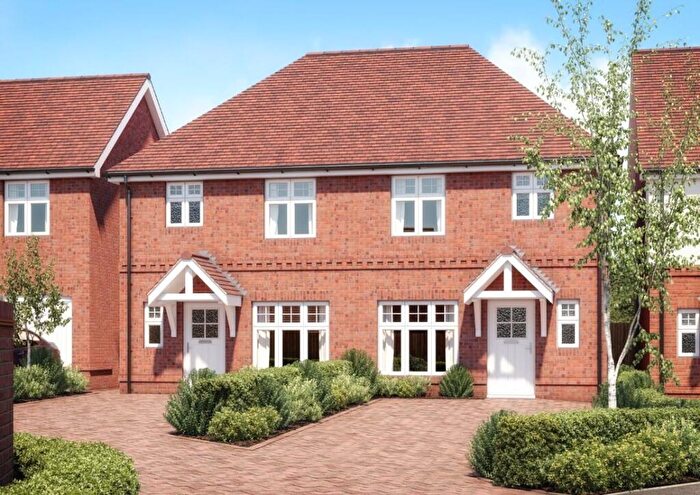 3 Bedroom House To Rent In Hearth Close, Dudley, West Midlands, DY2