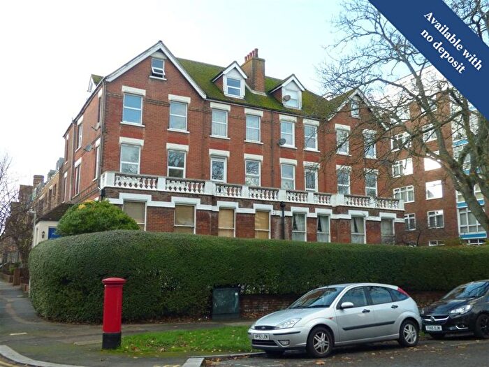 2 Bedroom Flat To Rent In Earls Avenue, Folkestone, CT20