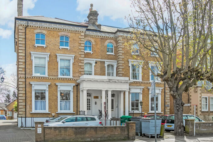 2 Bedroom Apartment To Rent In Thurlow Park Road, Dulwich, London, SE21