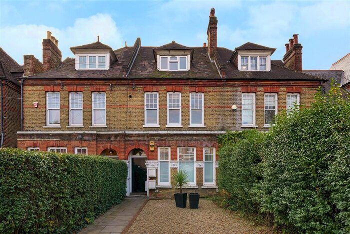 4 Bedroom Flat To Rent In Thurlow Park Road, West Dulwich SE21