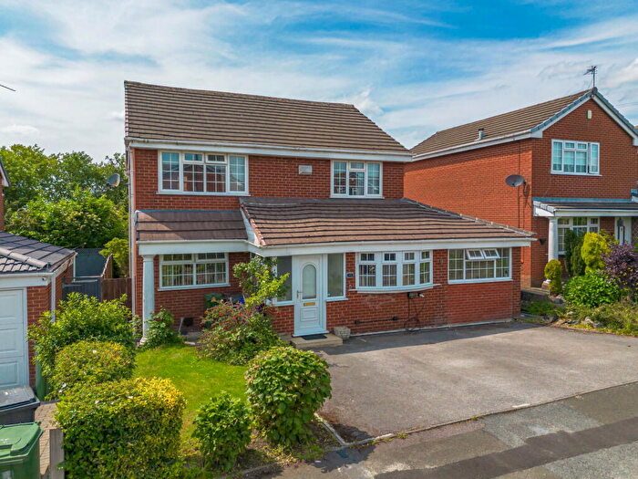 5 Bedroom Detached House For Sale In Peterborough Close, Ashton-under-lyne, Tameside, OL6