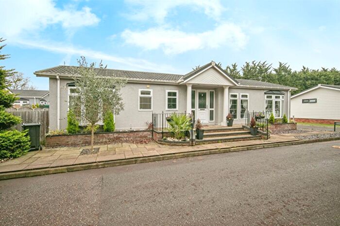 2 Bedroom Park Home For Sale In Clacton Road, Weeley, Clacton-On-Sea, CO16