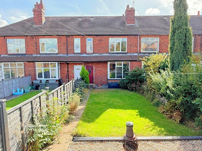 3 Bedroom Town House For Sale In Leeds Amp; Bradford Road, Stanningley, Pudsey, LS28