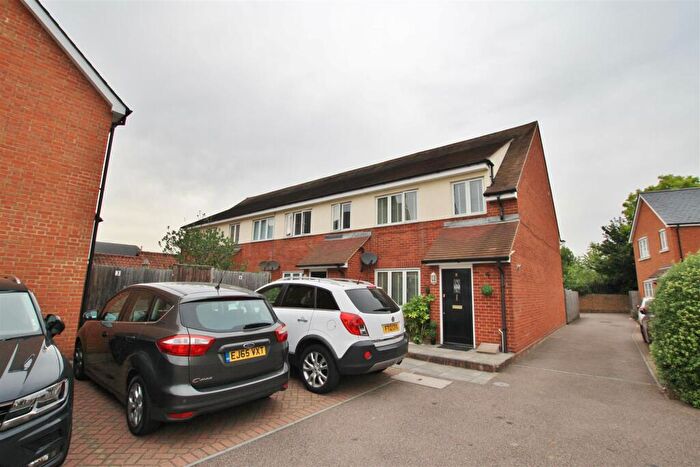 3 Bedroom House To Rent In Station View, West Street, Rochford, SS4