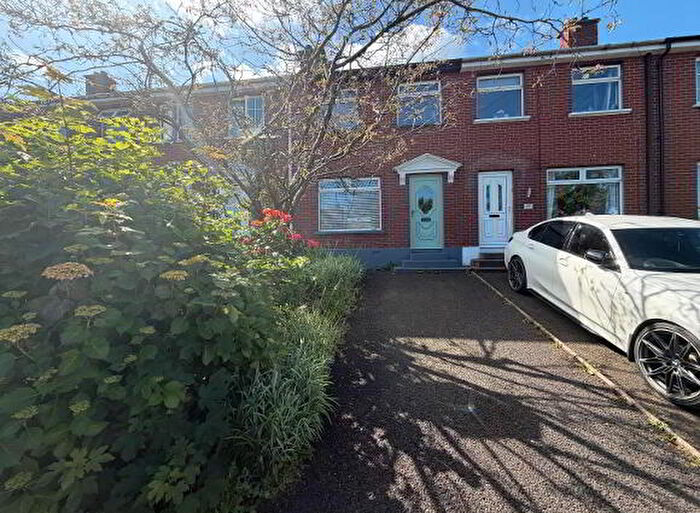 3 Bedroom Terrace House For Sale In Winchester Park, Derry, BT47
