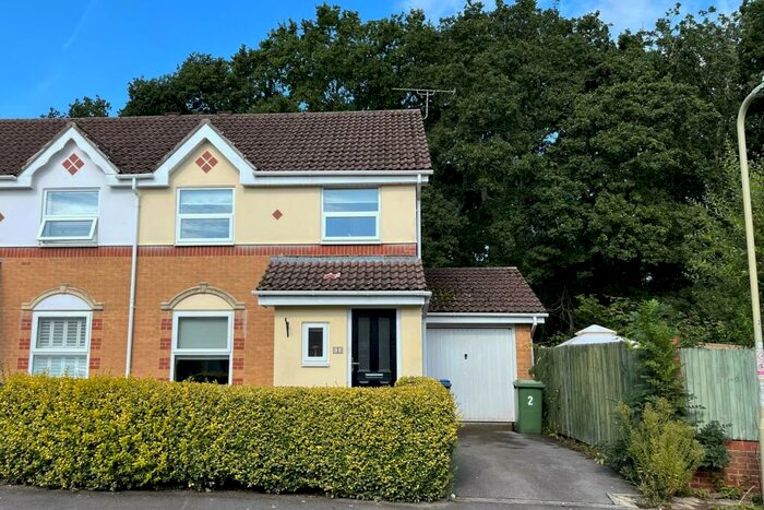 3 Bedroom Semi-Detached House To Rent In Andersen Close, Whiteley, PO15