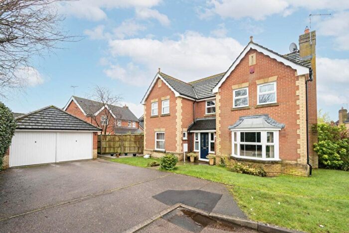 4 Bedroom Detached House For Sale In Hazel Close, Horsham, RH13