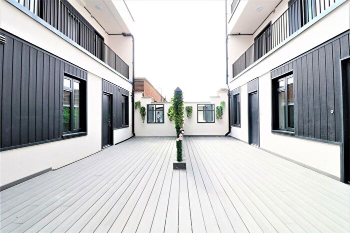 1 Bedroom Apartment To Rent In Marlowes, Hemel Hempstead, Hertfordshire, HP1