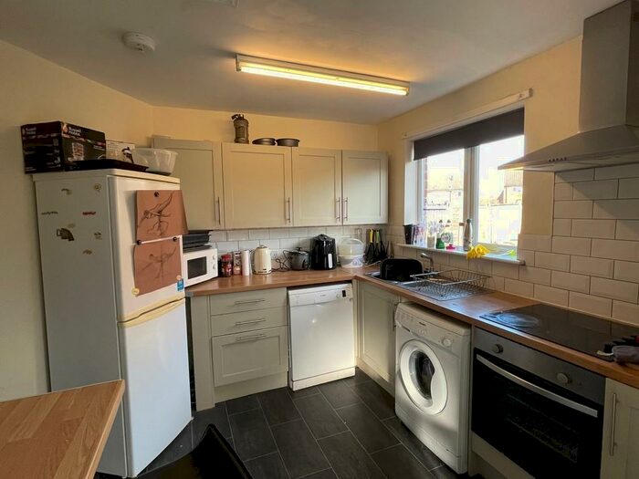 6 Bedroom Semi-Detached House To Rent In Large Bed Student Property Close To Bg, Blankney Crescent, Lincoln, LN2