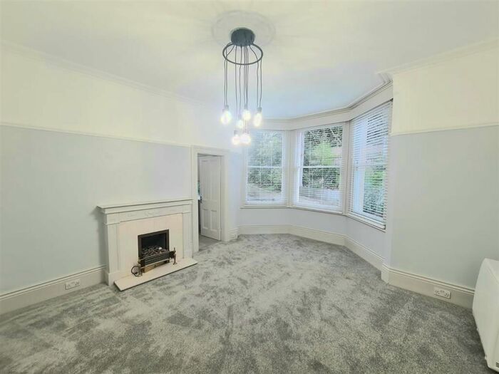 2 Bedroom Flat To Rent In Park Valley, The Park, Nottingham, NG7