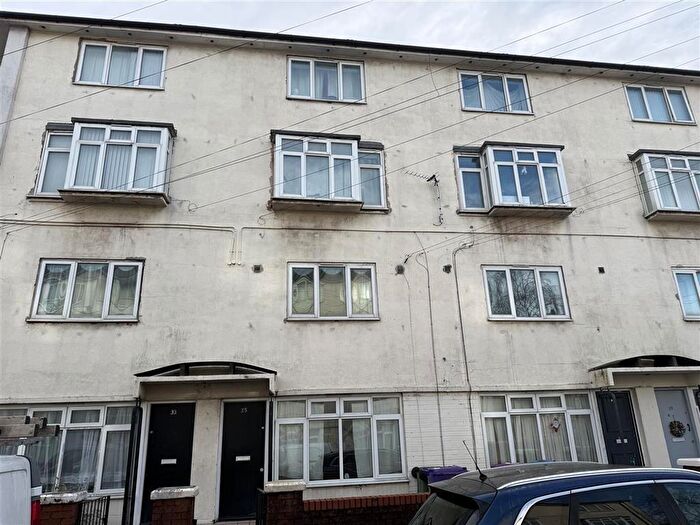 2 Bedroom Maisonette For Sale In Croxteth Hall Lane, Croxteth, Liverpool, L11