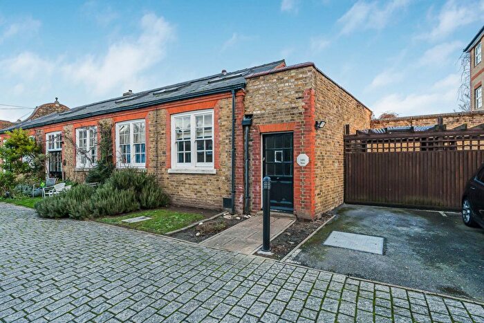 1 Bedroom End Terrace House For Sale In Ashby Mews, London, SW2