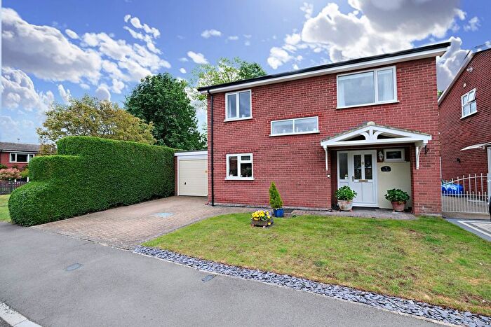 3 Bedroom Detached House For Sale In The Osiers, Buckden, St Neots, PE19