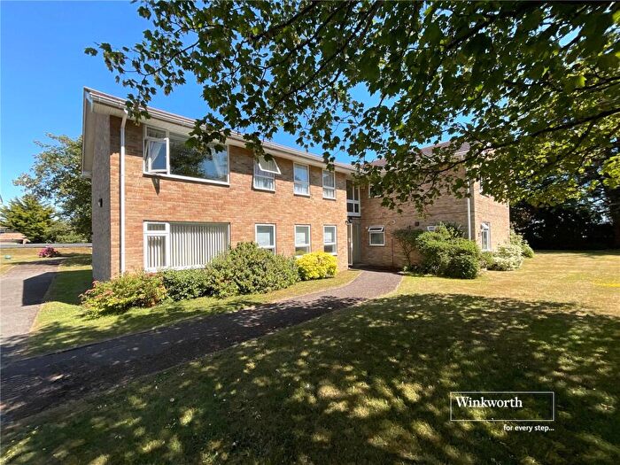 2 Bedroom Apartment For Sale In Waterford Place, Highcliffe, Dorset, BH23