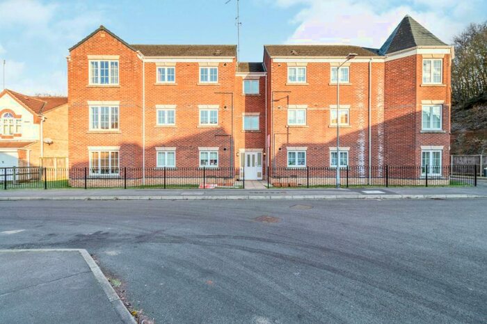 3 Bedroom Apartment To Rent In Heathfield Way, Berry Hill, Mansfield, NG18