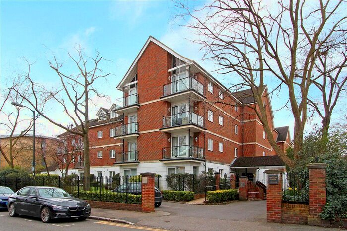 2 Bedroom Flat To Rent In Marian Lodge, The Downs, SW20