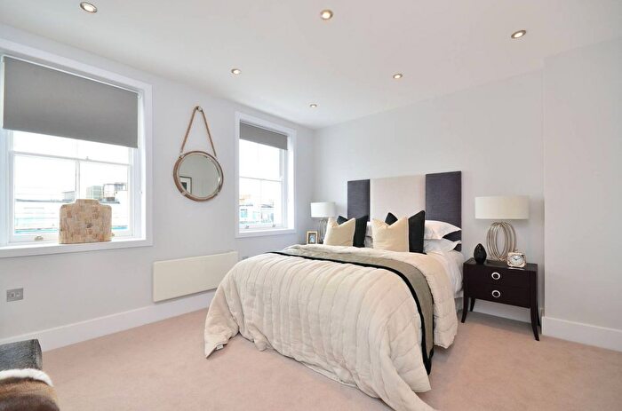 3 Bedroom Flat To Rent In Lexham Gardens, Kensington, London, W8