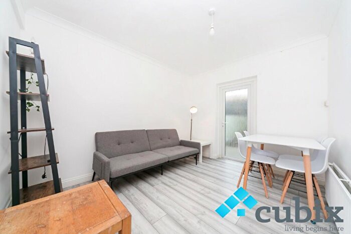 4 Bedroom Terraced House To Rent In Henshaw Street, London, SE17