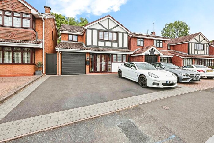 4 Bedroom Detached House For Sale In Fernhurst Drive, Pensnett, Brierley Hill, DY5