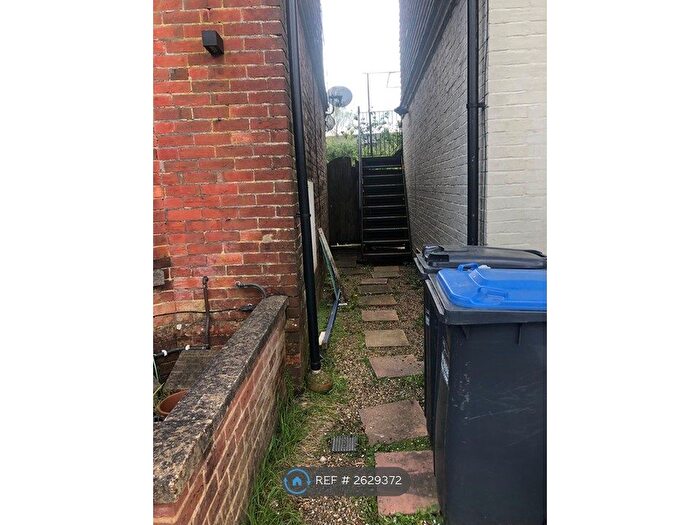 1 Bedroom Maisonette To Rent In St James Road, East Grinstead, RH19