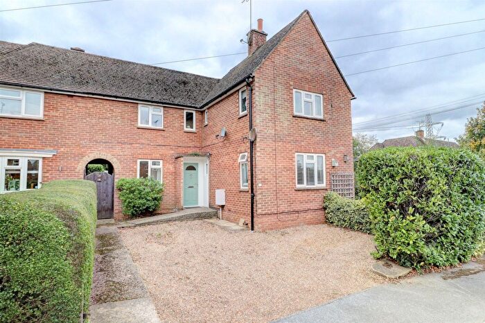 2 Bedroom Maisonette For Sale In Sibleys Rise, South Heath, Great Missenden, Buckinghamshire, HP16