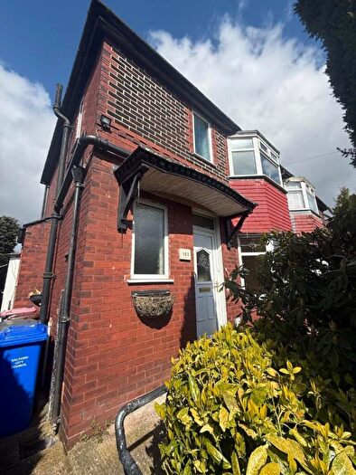 3 Bedroom Semi Detached House For Sale In Old Clough Lane, Worsley, Manchester, M28