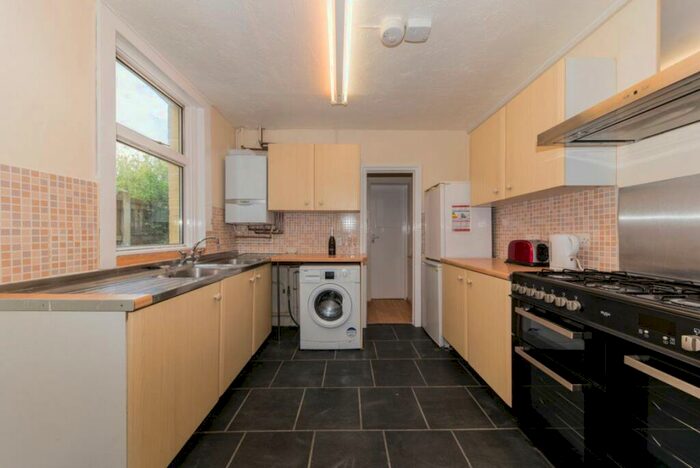 5 Bedroom House To Rent In North Holmes Road, Canterbury, CT1