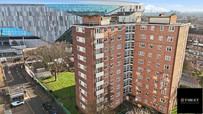 2 Bedroom Flat For Sale In Ermine House, Moselle Street, N17