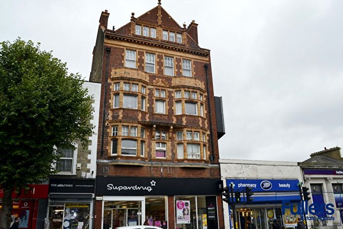 2 Bedroom Flat To Rent In High Road, Woodside Park, N12