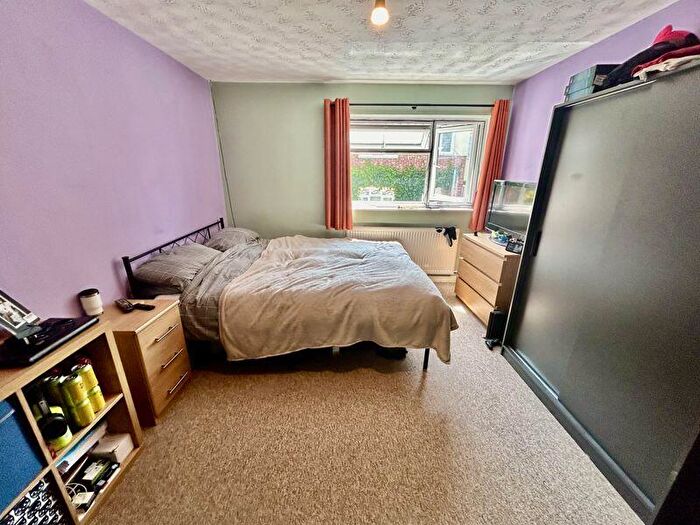 2 Bedroom Semi-Detached House For Sale In Artist Row, Fortuneswell, Portland, Dorset, DT5