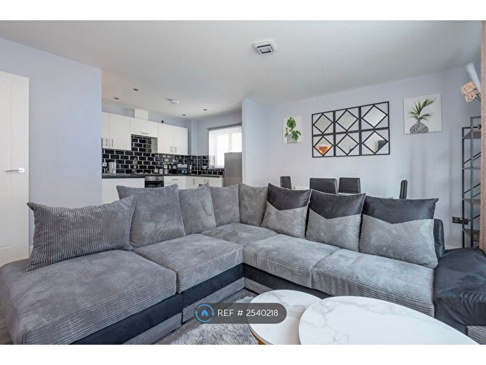 2 Bedroom Flat To Rent In Paddle Steamer House, London, SE28