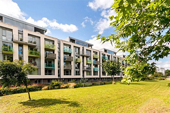 1 Bedroom Flat For Sale In Blackthorn Avenue, Arundel Square, Barnsbury, Islington, London, N7