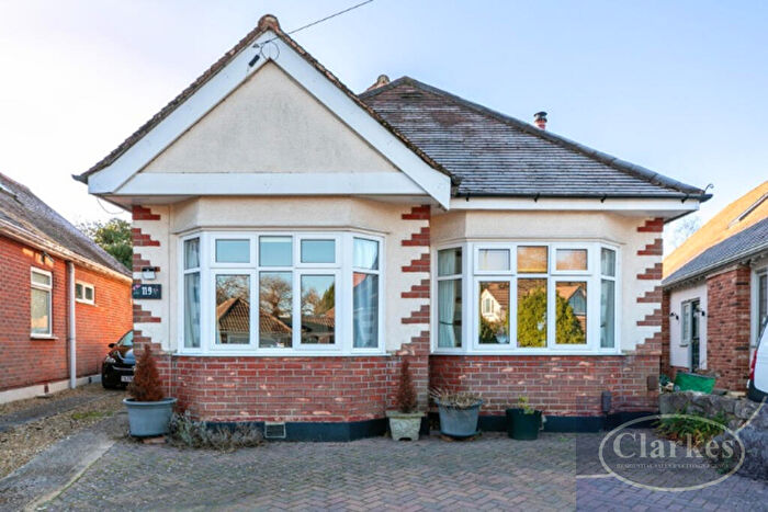 4 Bedroom Chalet For Sale In Headswell Avenue, Bournemouth, Dorset, BH10