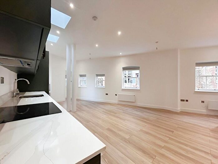 2 Bedroom Apartment To Rent In North Street, Dorking, RH4