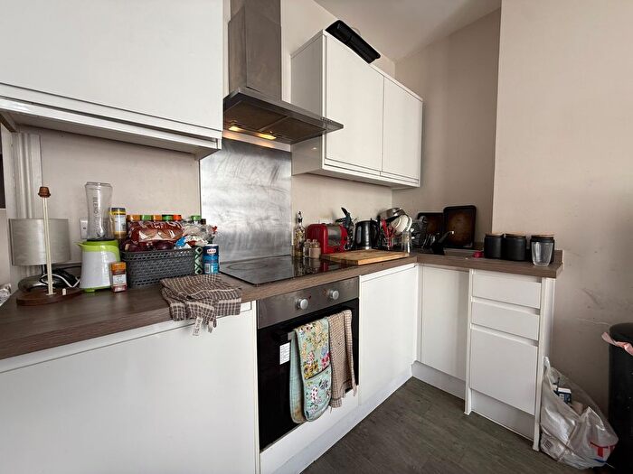 3 Bedroom Flat To Rent In Lansdowne Street, Hove, BN3
