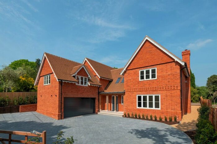 5 Bedroom Detached House For Sale In Alderbury, SP5