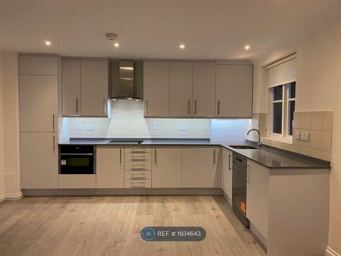 2 Bedroom Flat To Rent In Seagrave Road, London, SW6