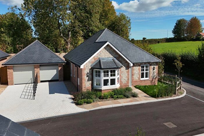 3 Bedroom Detached Bungalow For Sale In Sixpenny Handley, SP5