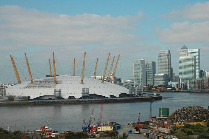 2 Bedroom Flat To Rent In Hanover Avenue, Docklands, London, E16