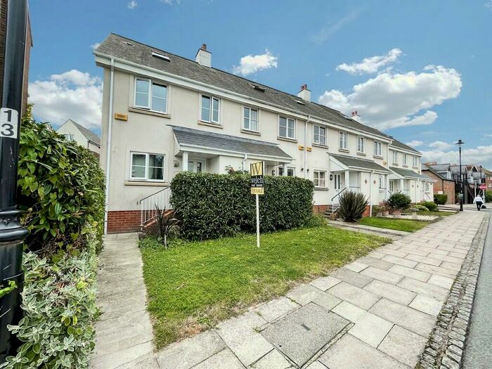 3 Bedroom End Of Terrace House To Rent In Mariners Quay, Littlehampton, BN17