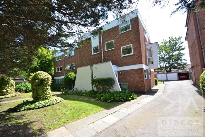 2 Bedroom Maisonette To Rent In East Street, Epsom, KT17