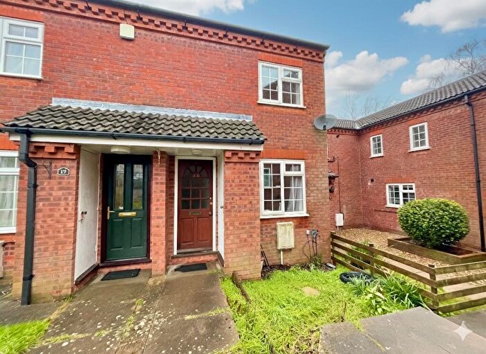 2 Bedroom Semi Detached House For Sale In Ormsby Close, Luton, Bedfordshire, LU1