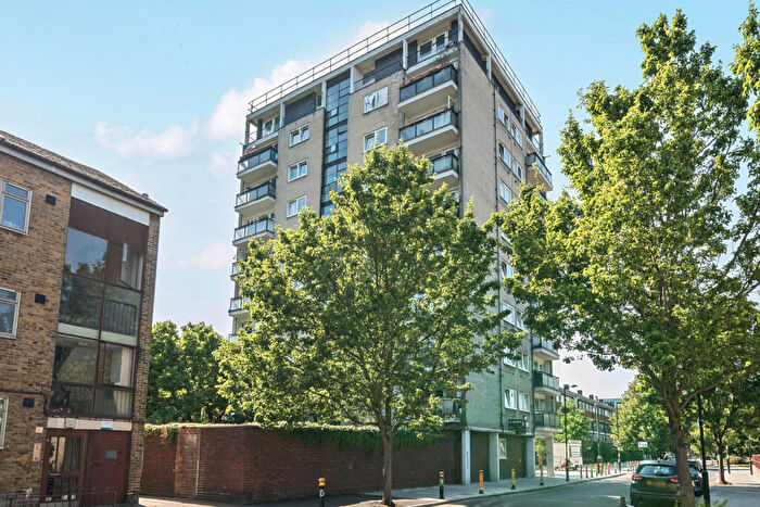 1 Bedroom Apartment For Sale In Cooks Road, London, SE17