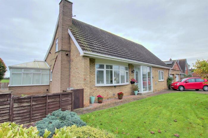 4 Bedroom Detached Bungalow For Sale In West Street, Leven, Beverley, HU17