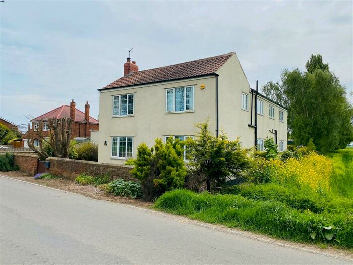 5 Bedroom Detached House For Sale In Luddington Road, Eastoft, Scunthorpe, DN17