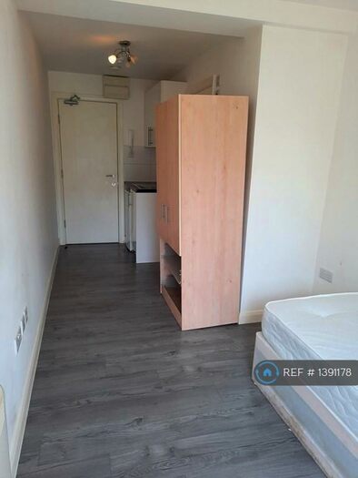 Studio To Rent In Sunnymead Avenue, Mitcham, CR4