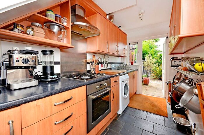 3 Bedroom Terraced House To Rent In Billet Road, Walthamstow, London, E17