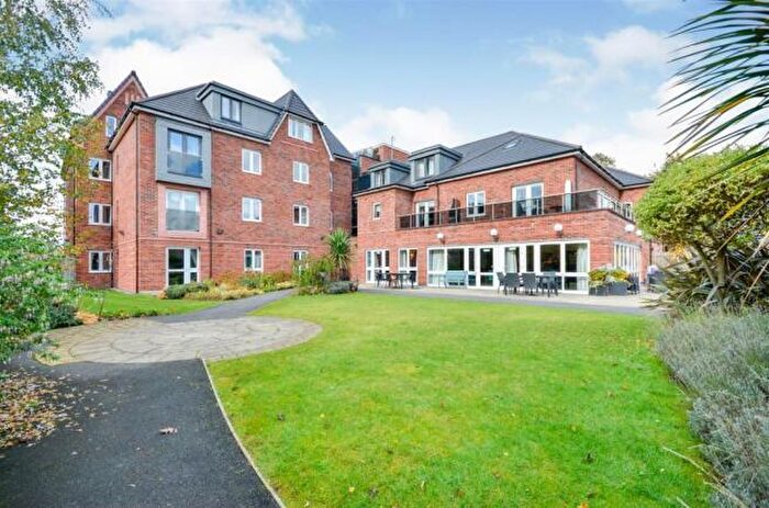 1 Bedroom Apartment For Sale In Oakfield Court, Crofts Bank Road, Urmston, M41