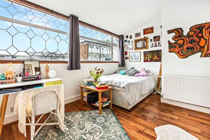 4 Bedroom Maisonette To Rent In Campsfield Road, London, N8