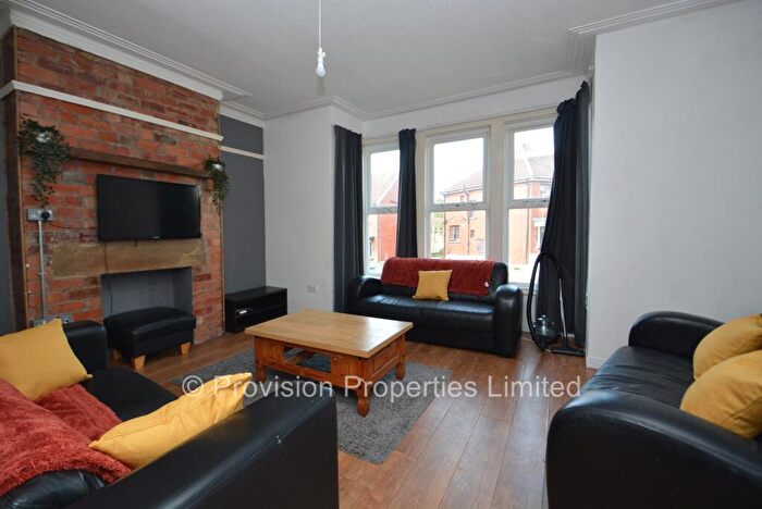 6 Bedroom End Of Terrace House To Rent In Raven Road, Hyde Park, Leeds, LS6